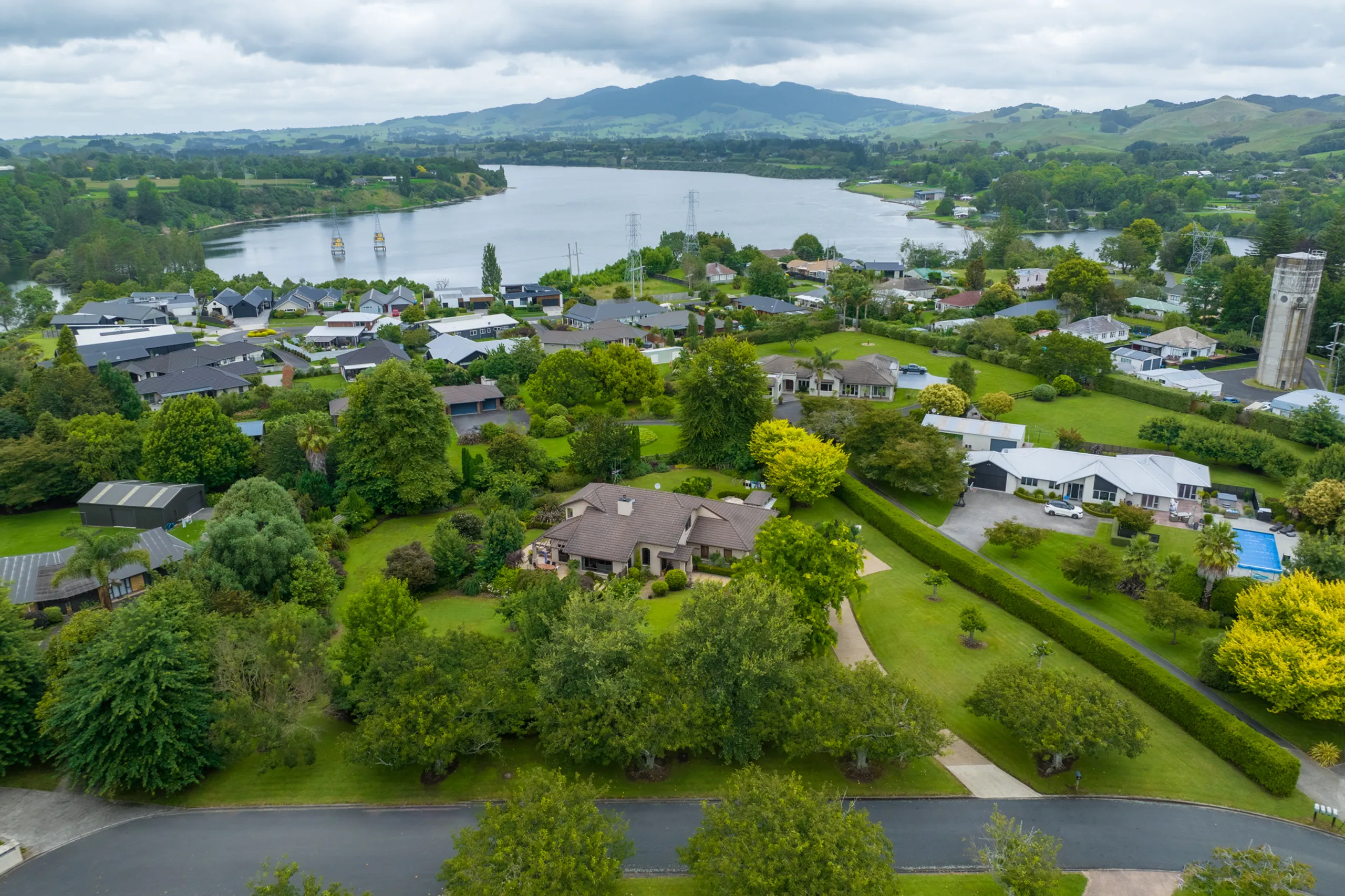 266 Lake View Drive, Cambridge, Waipa