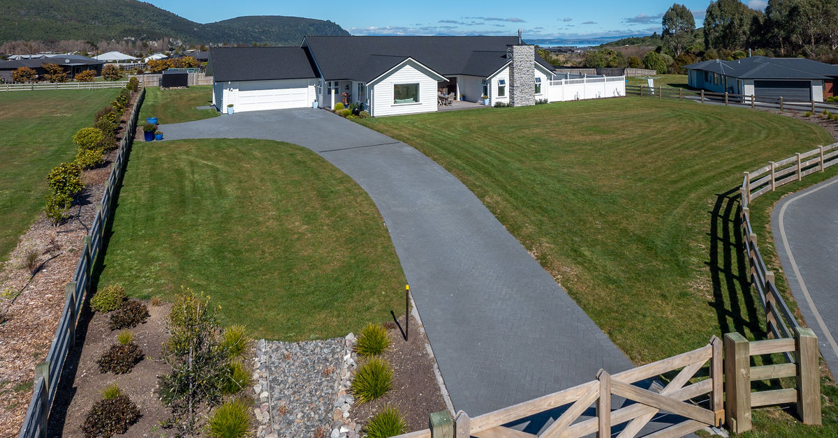 9 Kanuka Grove, Kinloch, Taupo NZ Sotheby’s Realty TAUP2096