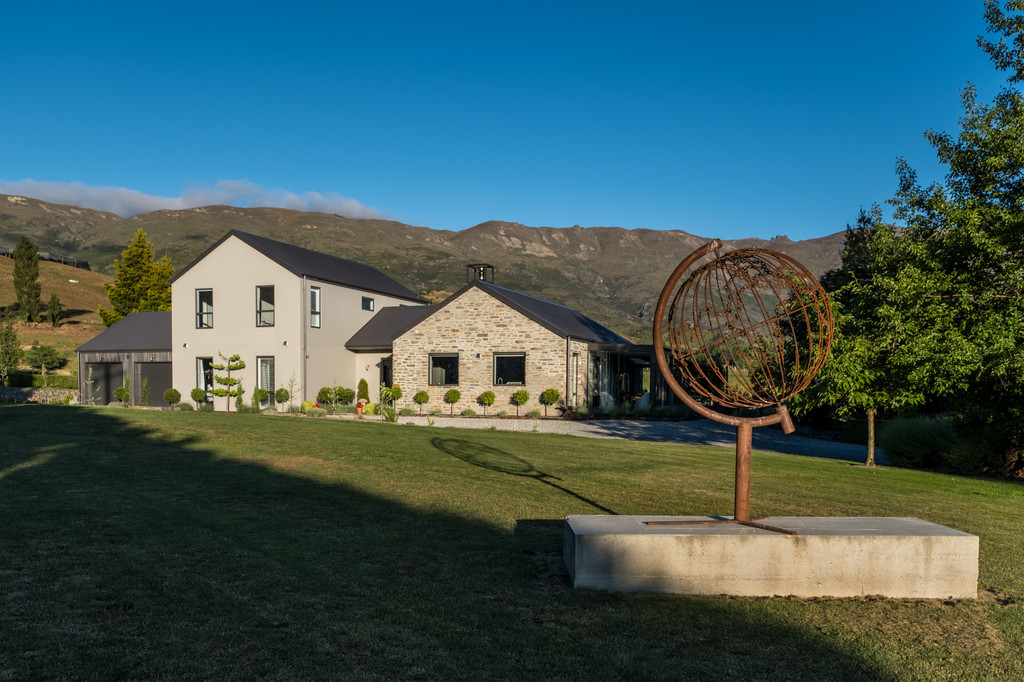 Luxury in Lowburn