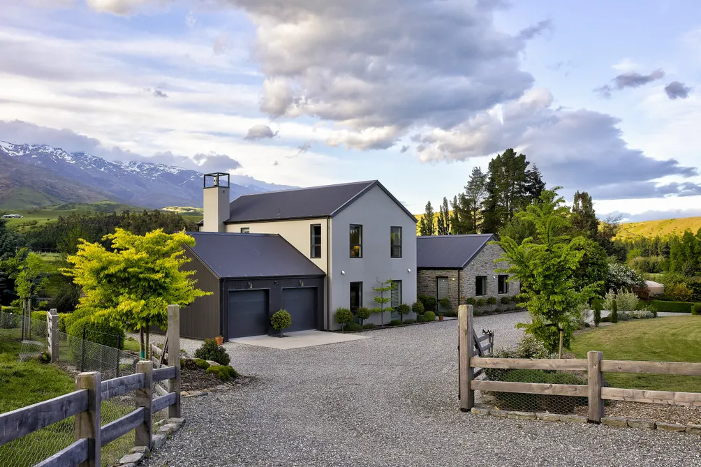 Luxury in Lowburn