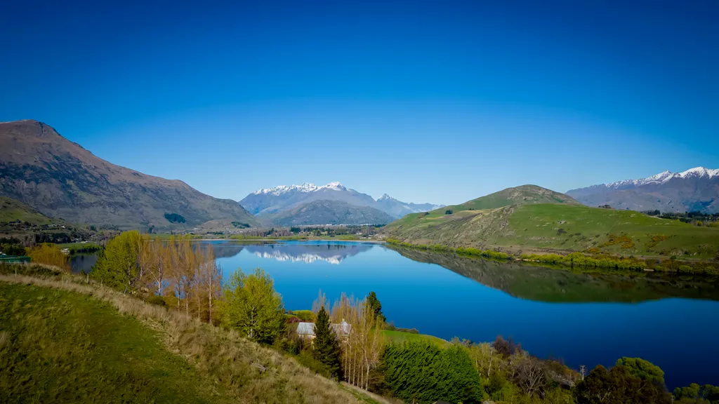 Lake Hayes Stunner
