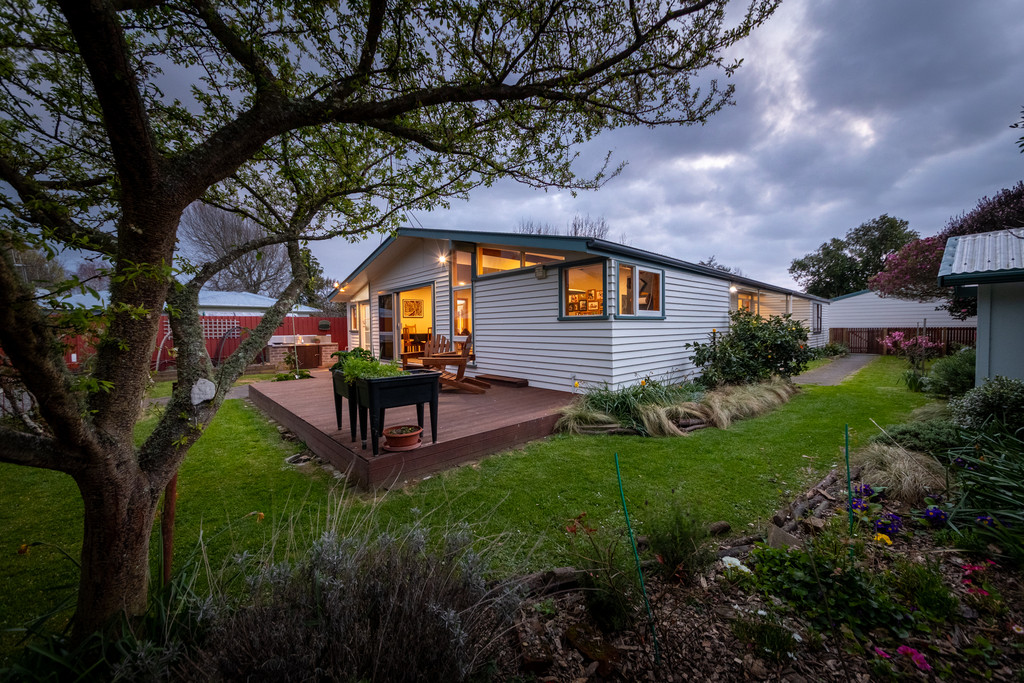 Family Retreat with Large Workshop and Solar Power