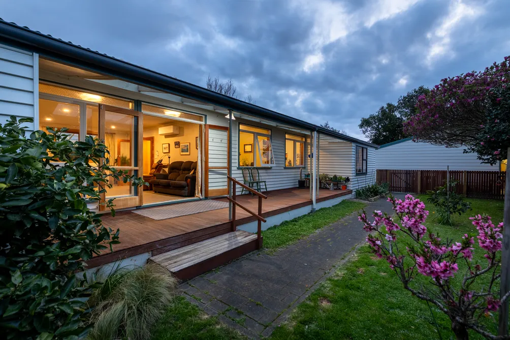Family Retreat with Large Workshop and Solar Power