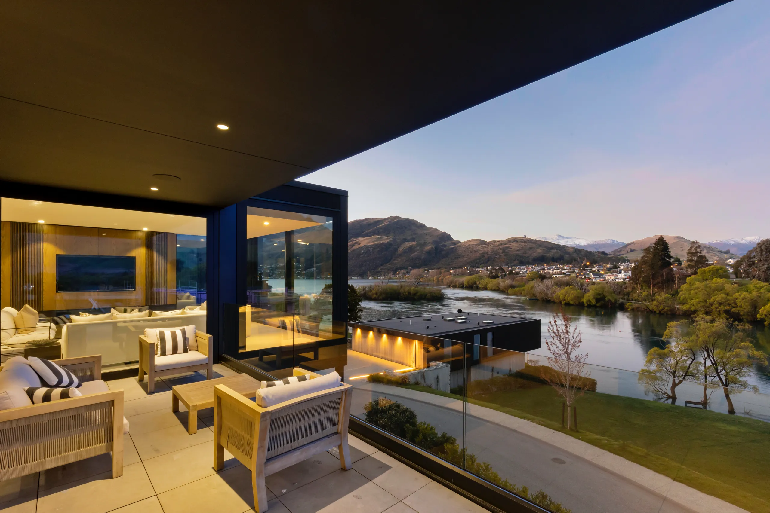5 Old Homestead Place, Kelvin Heights, Queenstown