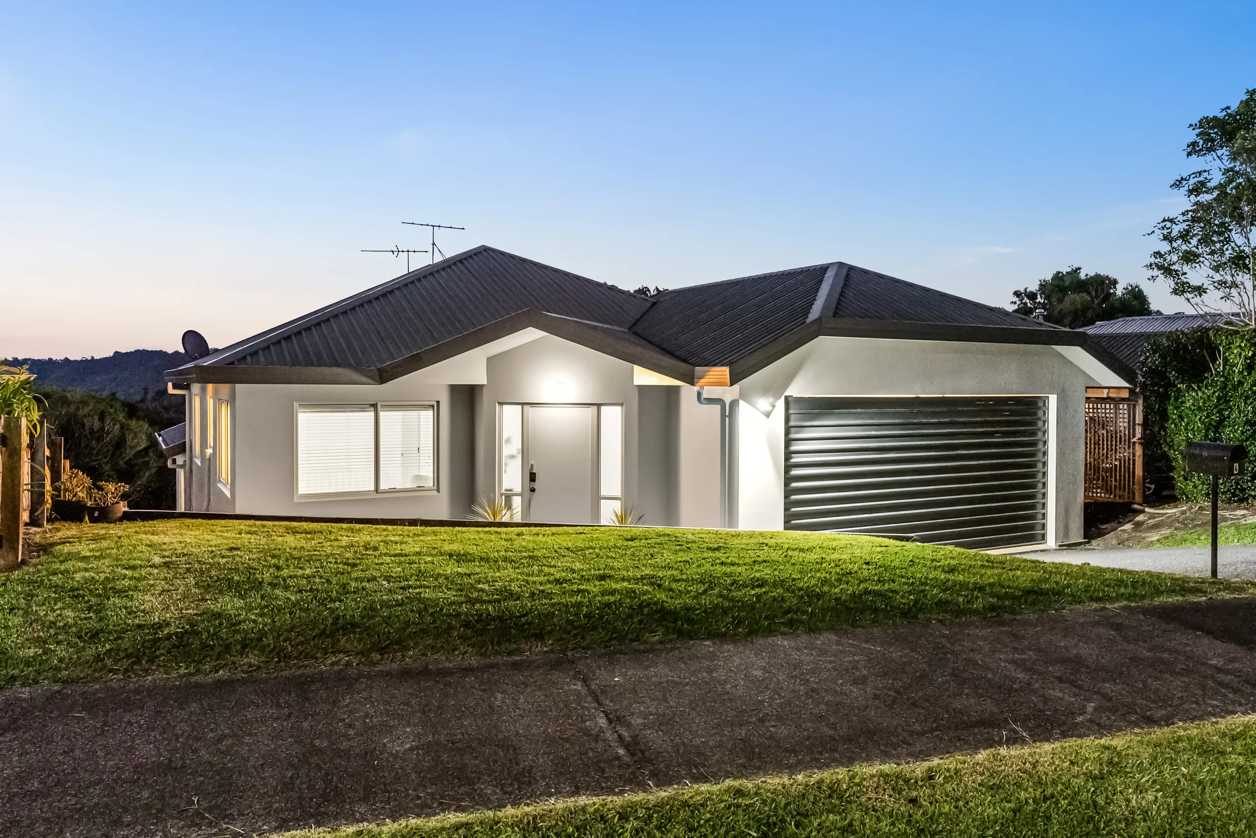 4 Redfern Lane, Glenfield, North Shore City