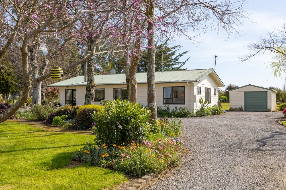 Fabulous Lifestyle on the Edge of Town