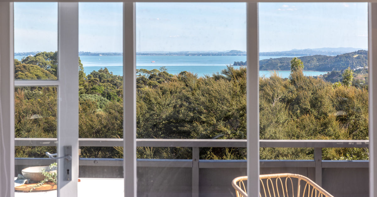 1 Gulf Place, Palm Beach, Waiheke Island NZ Sotheby’s Realty WAG10557