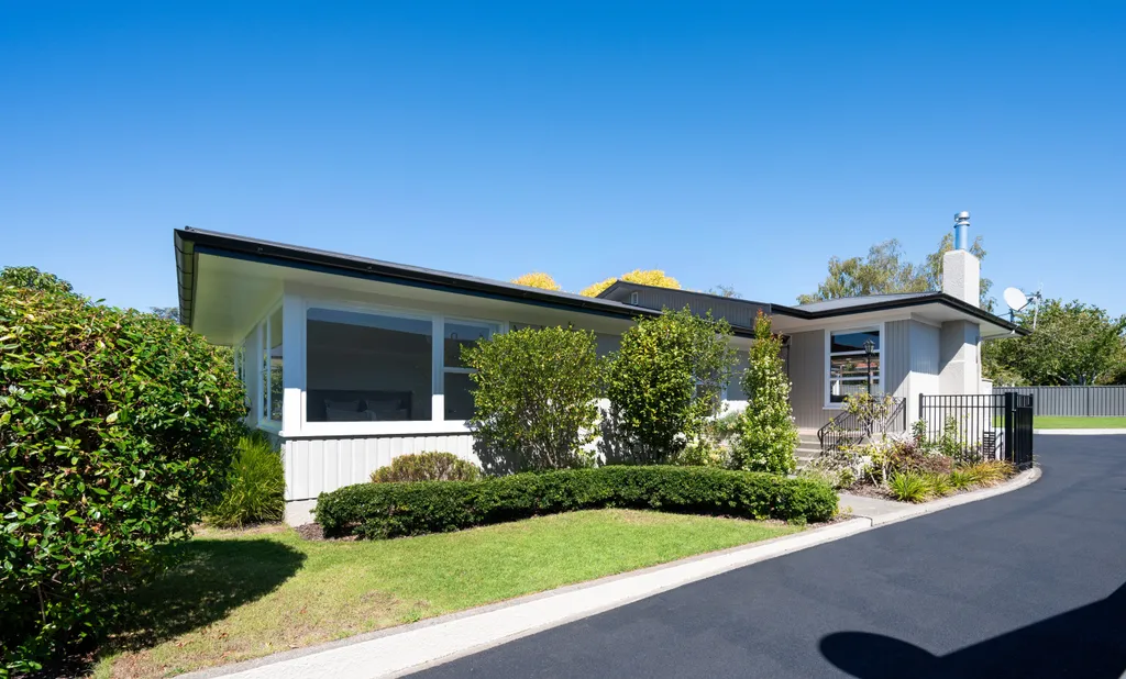 Renovated, Pool, Near Village and Schools