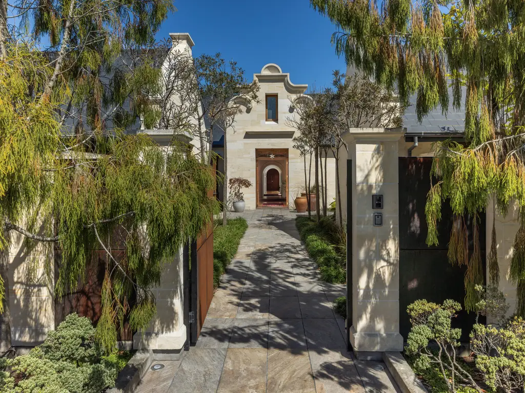 29GardenRoad-ParallaxFilms-sm01