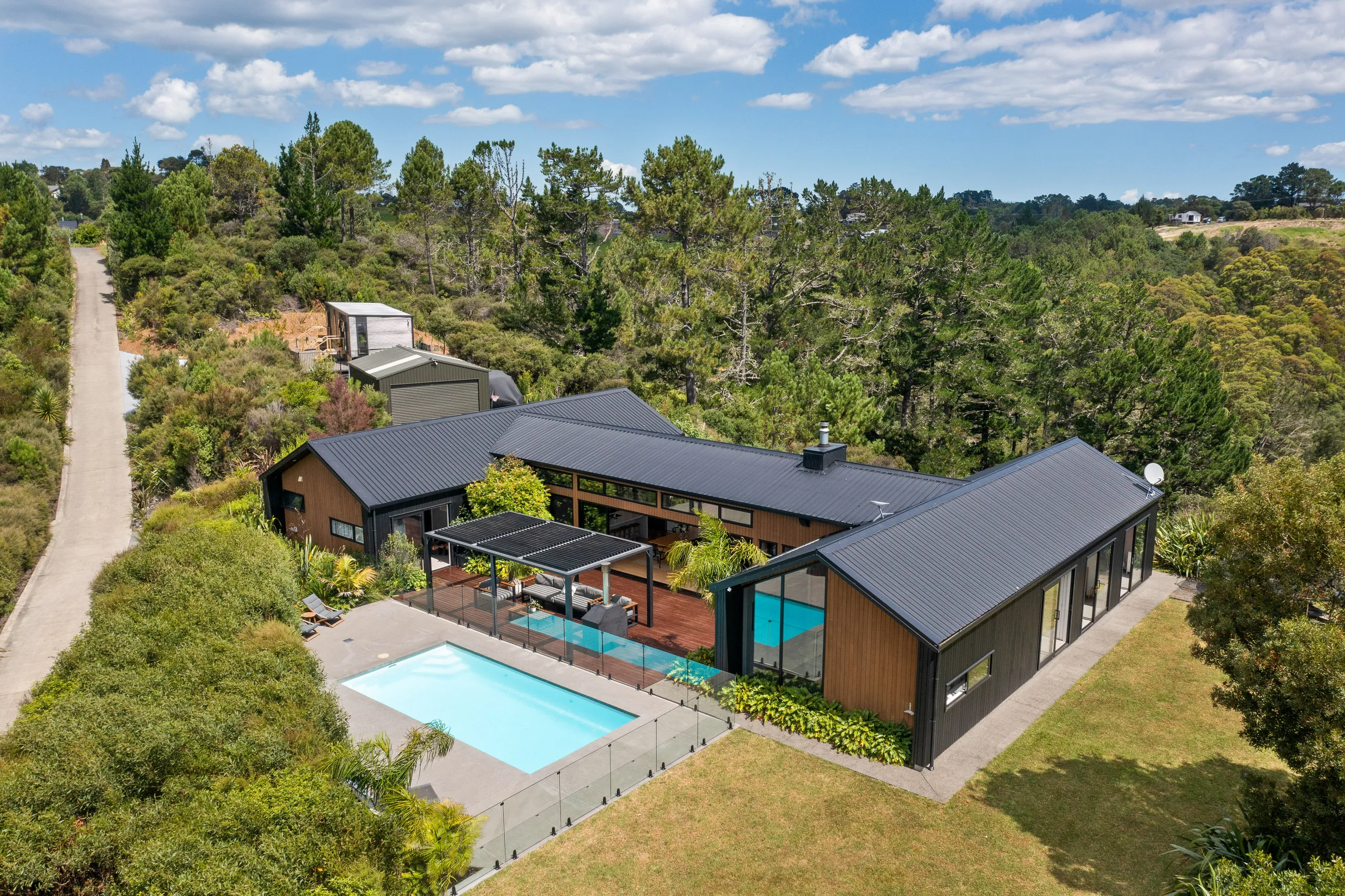 1237 East Coast Road, Okura, Rodney