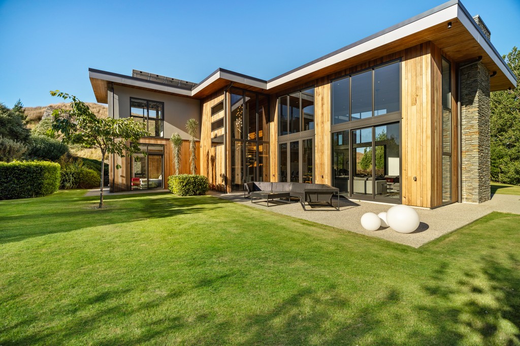 SHOTOVER RIVER SIDE RESIDENCE