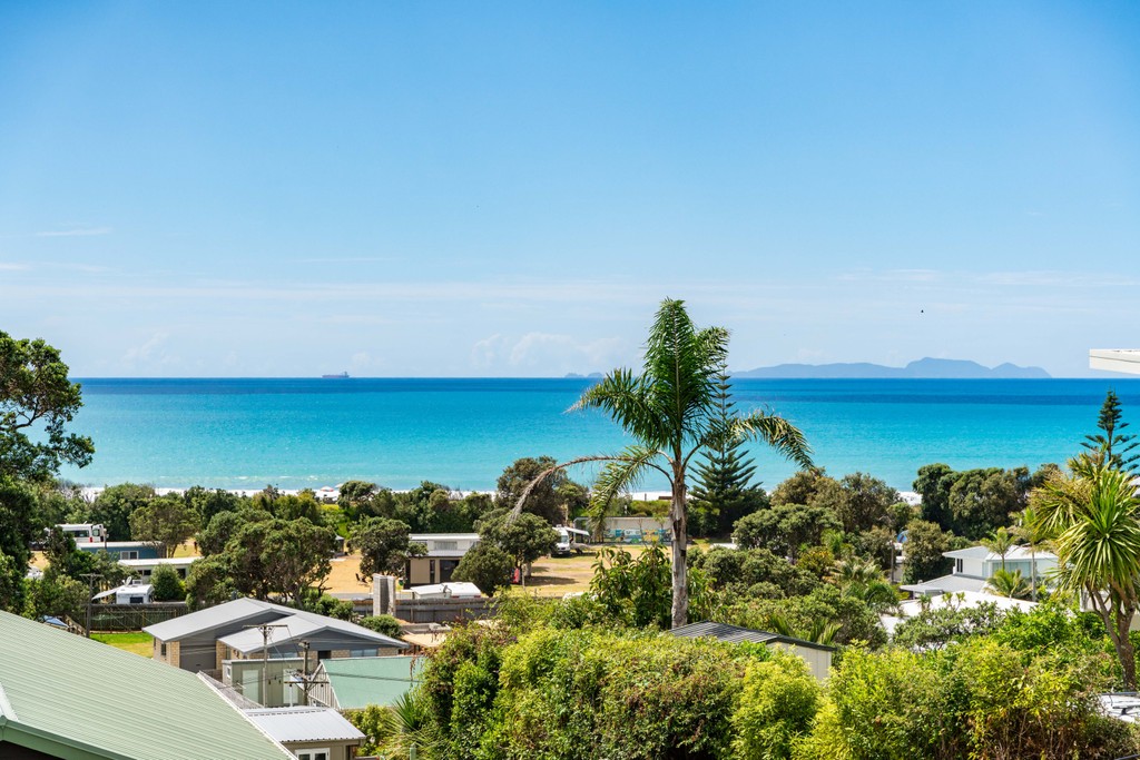 Super-Sized Home in the Heart of Waipu Cove 