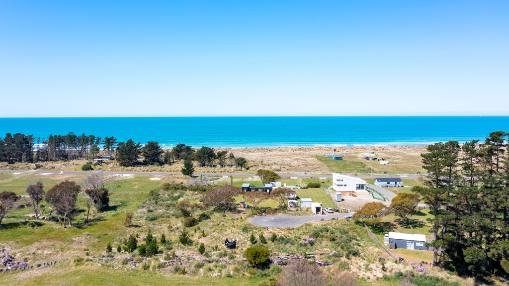Entry Level Mahia Peninsula - Beaches, Baches, BBQ