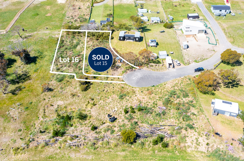 Entry Level Mahia Peninsula - Beaches, Baches, BBQ