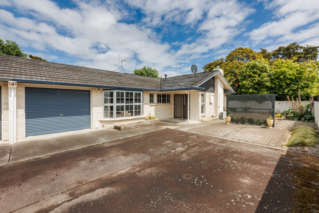 Townhouse Walking Distance to Feilding Township 