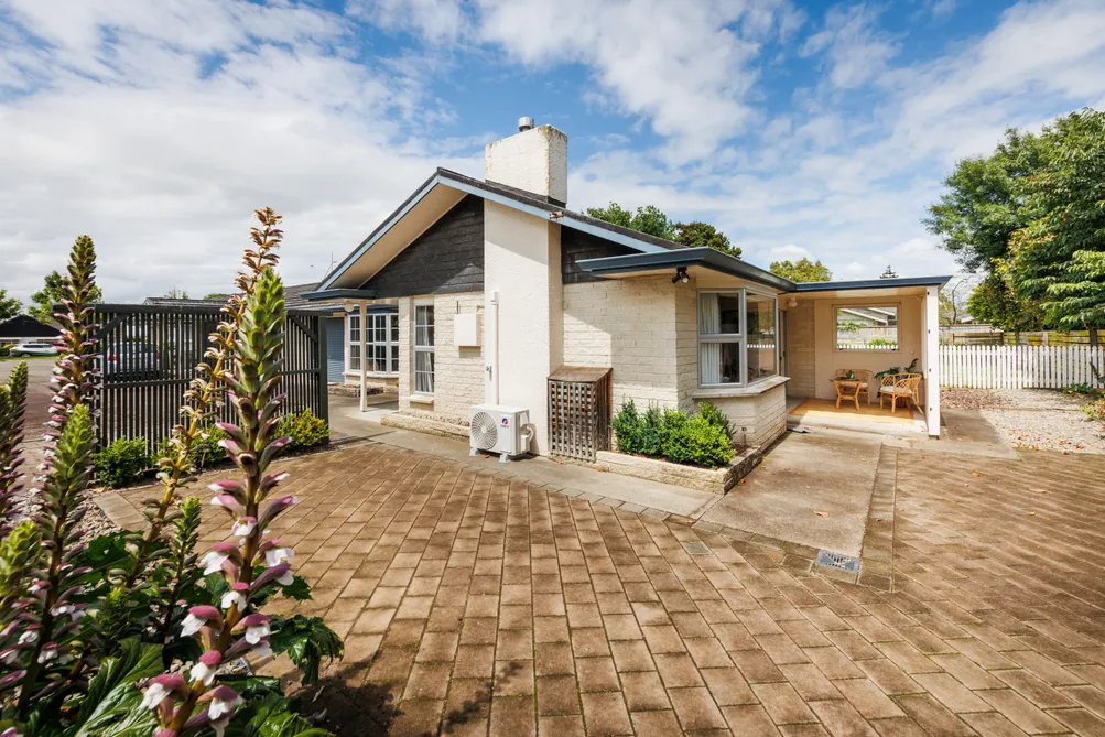Townhouse Walking Distance to Feilding Township 