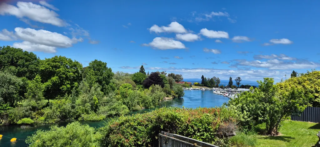 Riverside Retreat – Vendor Ready to Move!