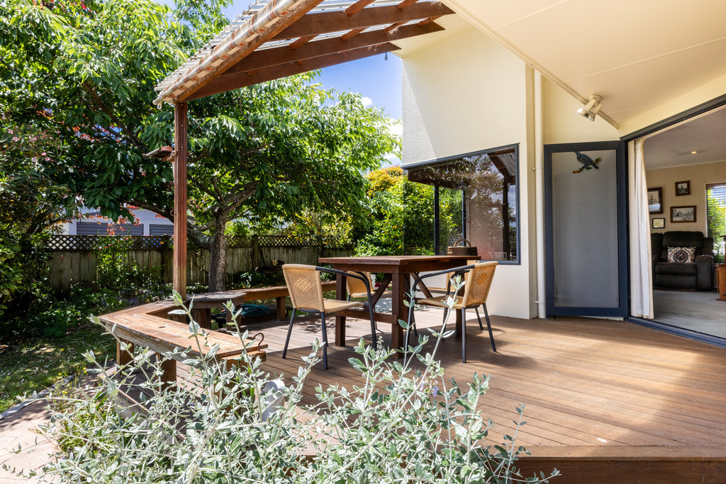 Vendors Downsizing, Make this Home Yours 