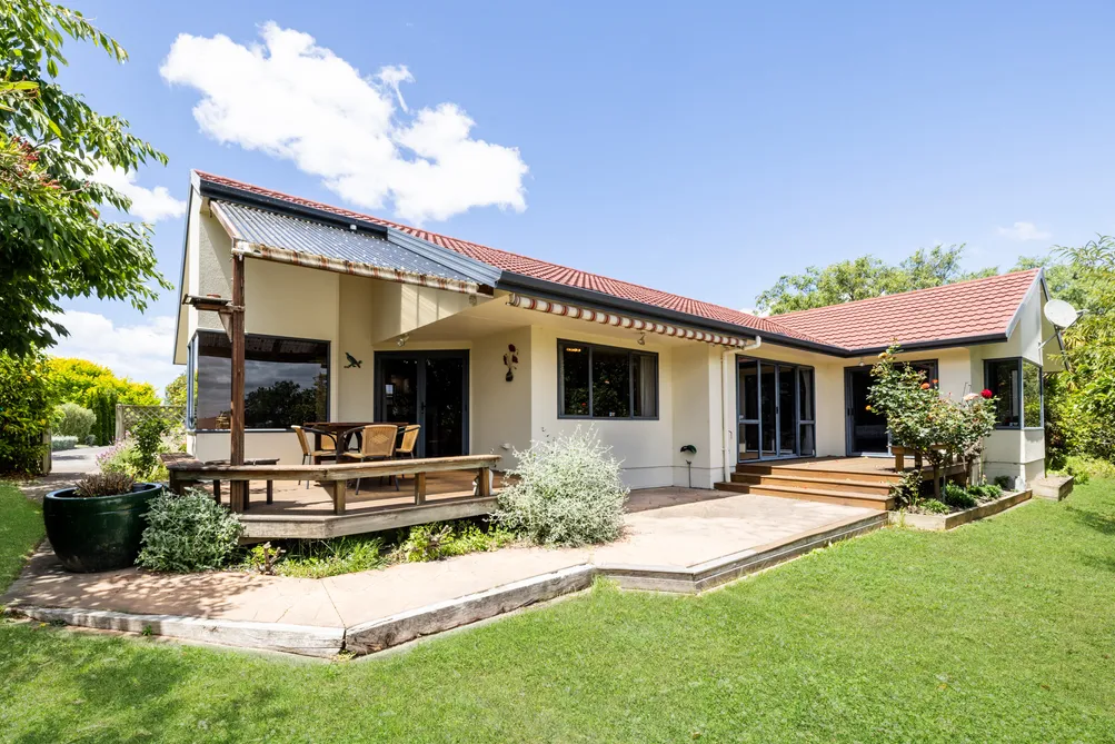 Vendors Downsizing, Make this Home Yours 