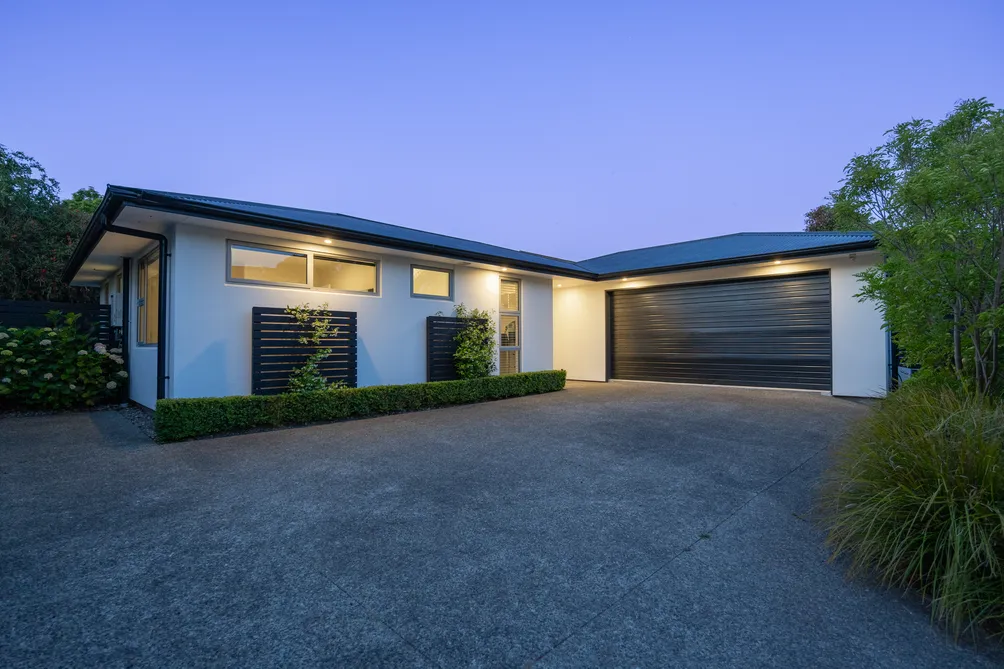 Sunfilled Private Double Glazed Townhouse  