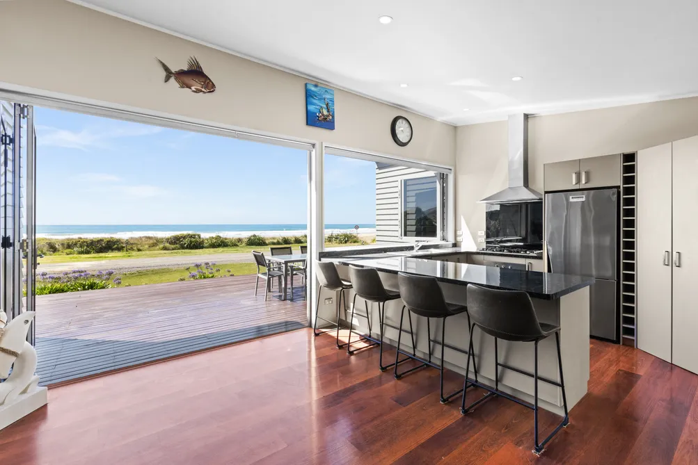 Exquisite Views and Beachside Living
