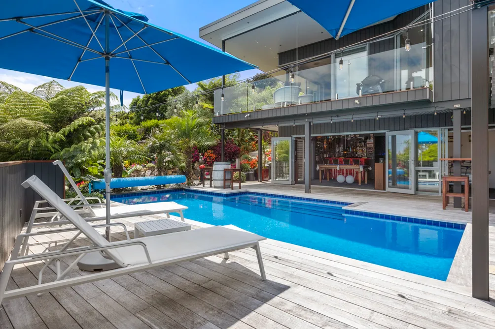 Private Island Retreat – Vendors Relocating