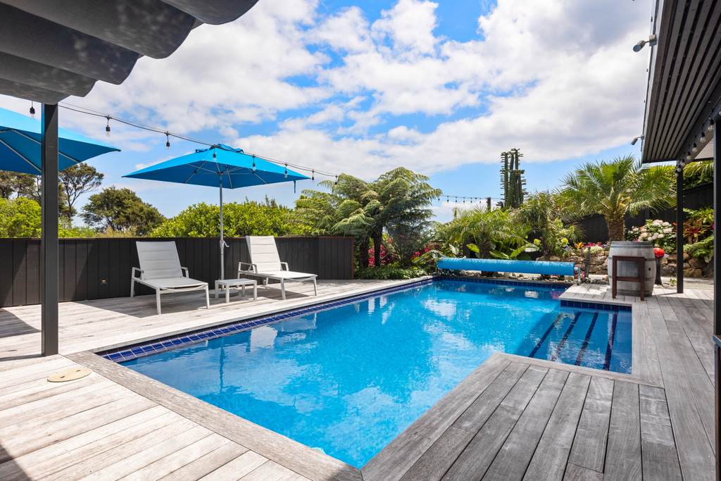 Private Island Retreat – Vendors Relocating