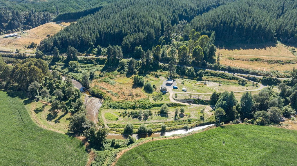 A Rare Riverside Retreat