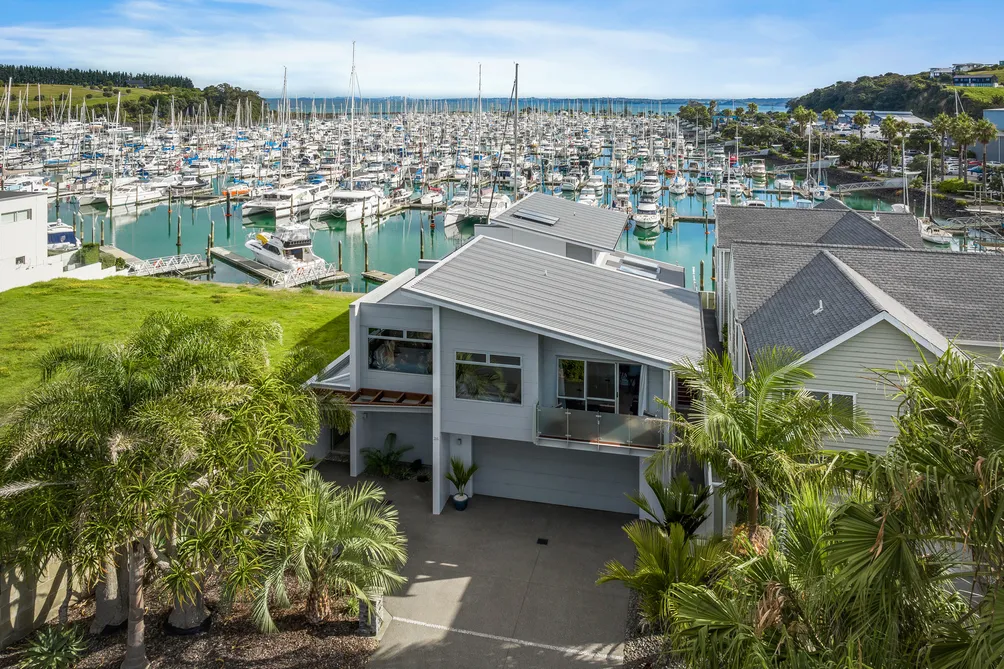 Exclusive Marina Living with 16 metre Berth