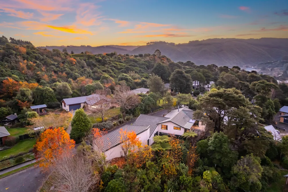 Serene Retreat, Flexible Living and 5-Car Garaging