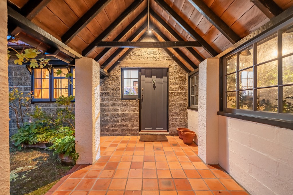 Exceptional Revived Chapman Taylor Home