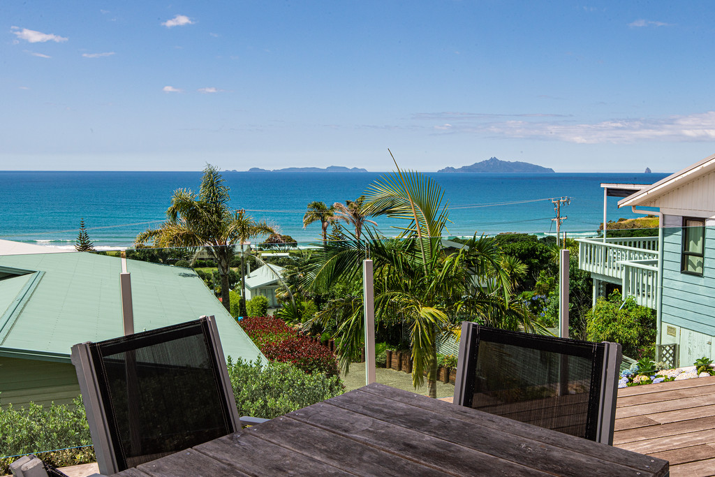 Surfers Paradise - Seaside Sanctuary