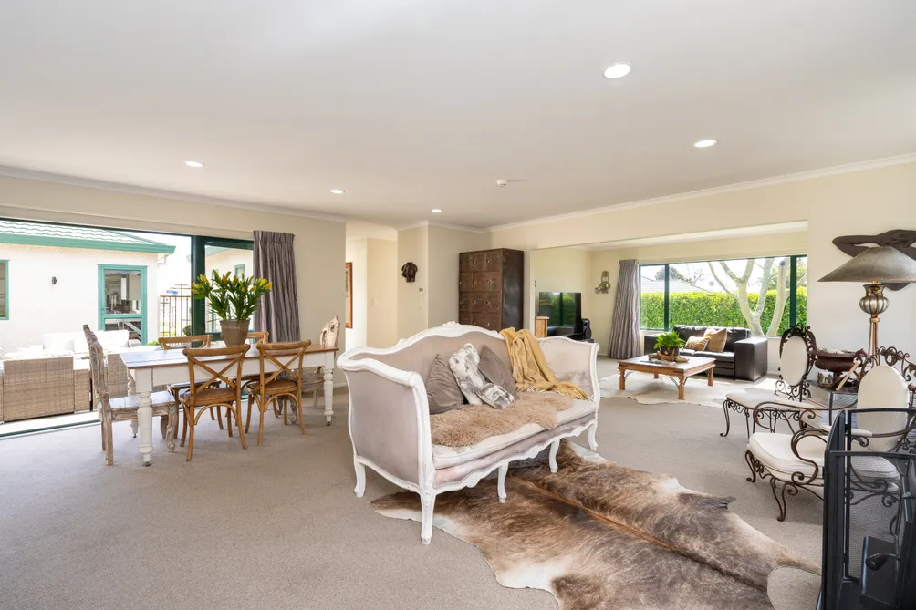 Elegant Sanctuary with Alfresco Living 