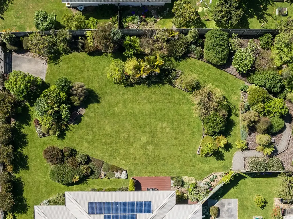 Aerial no Boundary Line