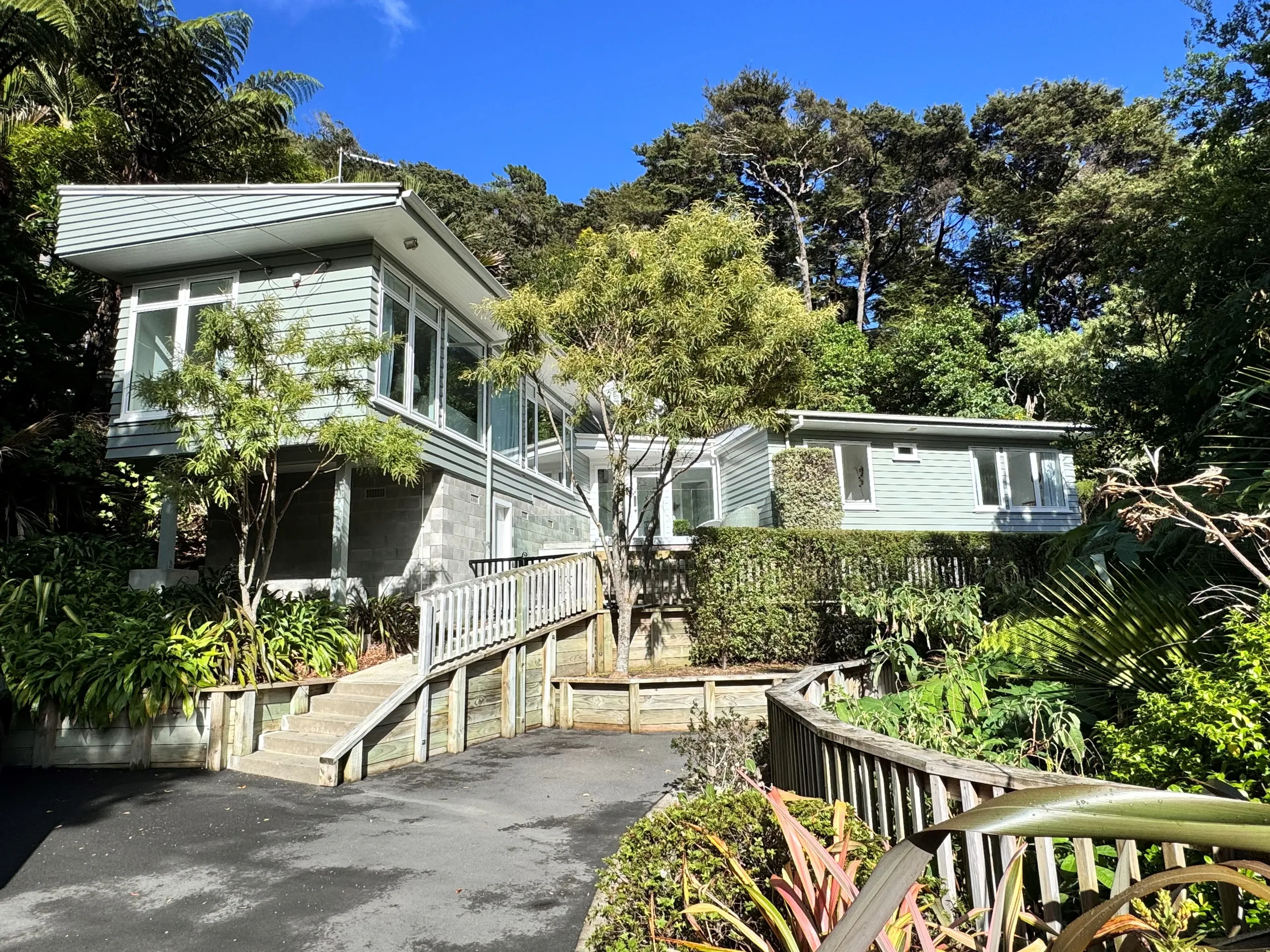 2 Huia Road, Eastbourne, Lower Hutt City