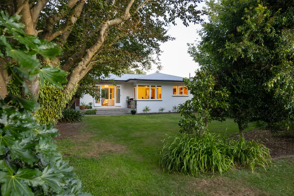 Hokowhitu Family Home with Subdividable Section