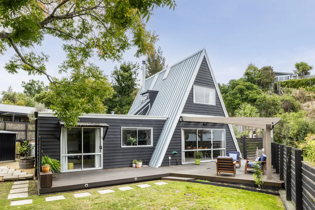 Starter Havelock North Home, Close to Peak