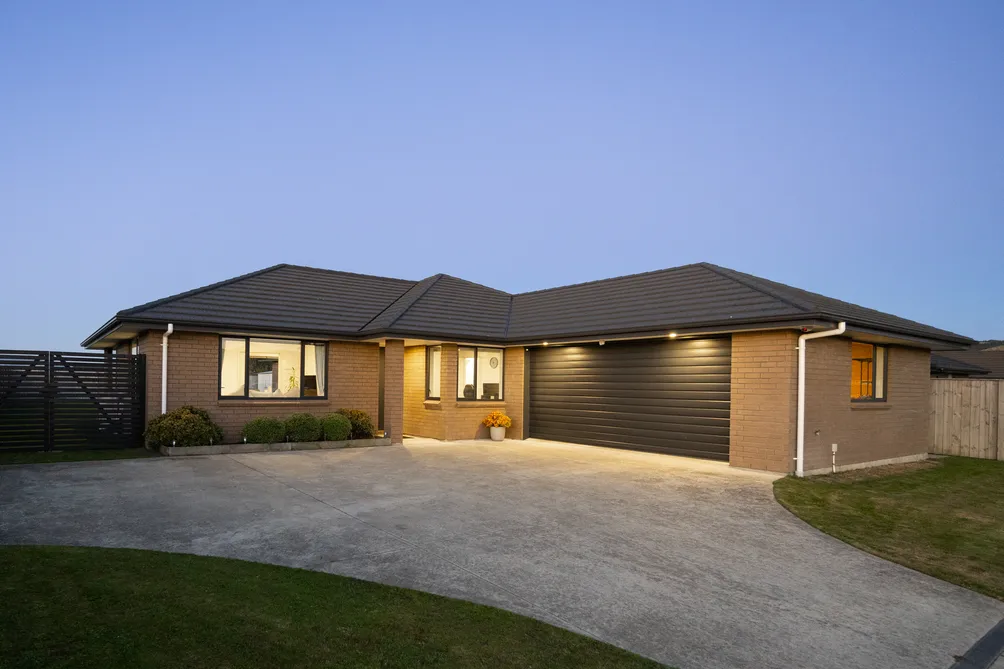 Sunfilled Home with Mountain Range Views