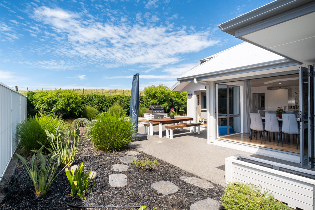 Te Mata Peak Views, Sunny and Elevated