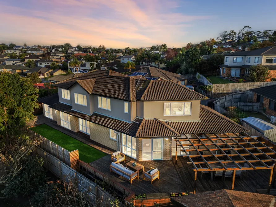 Exquisite Family Haven on Sapperton Drive