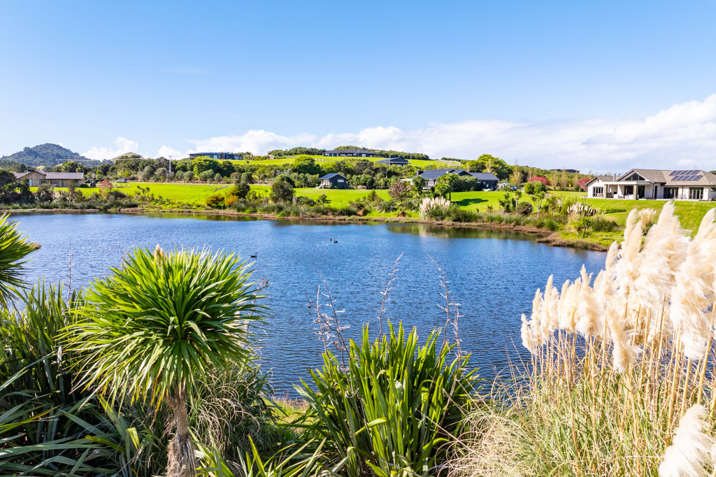 Spacious Lakefront Lifestyle