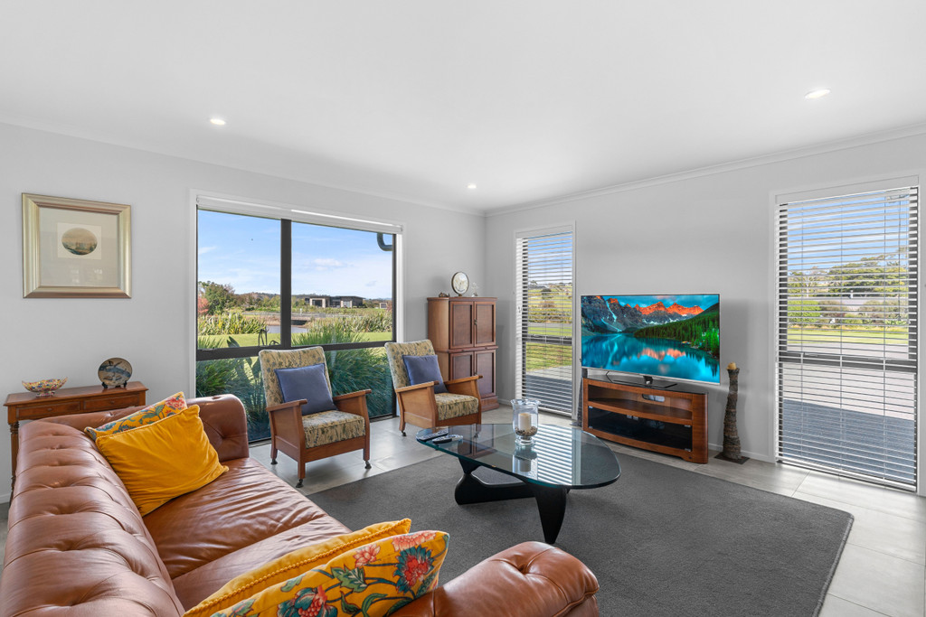 Spacious Lakefront Lifestyle