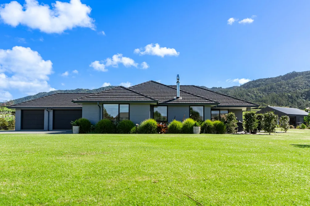 Spacious Lakefront Lifestyle