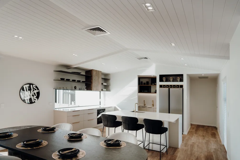 Low-Maintenance Luxury by the Lake
