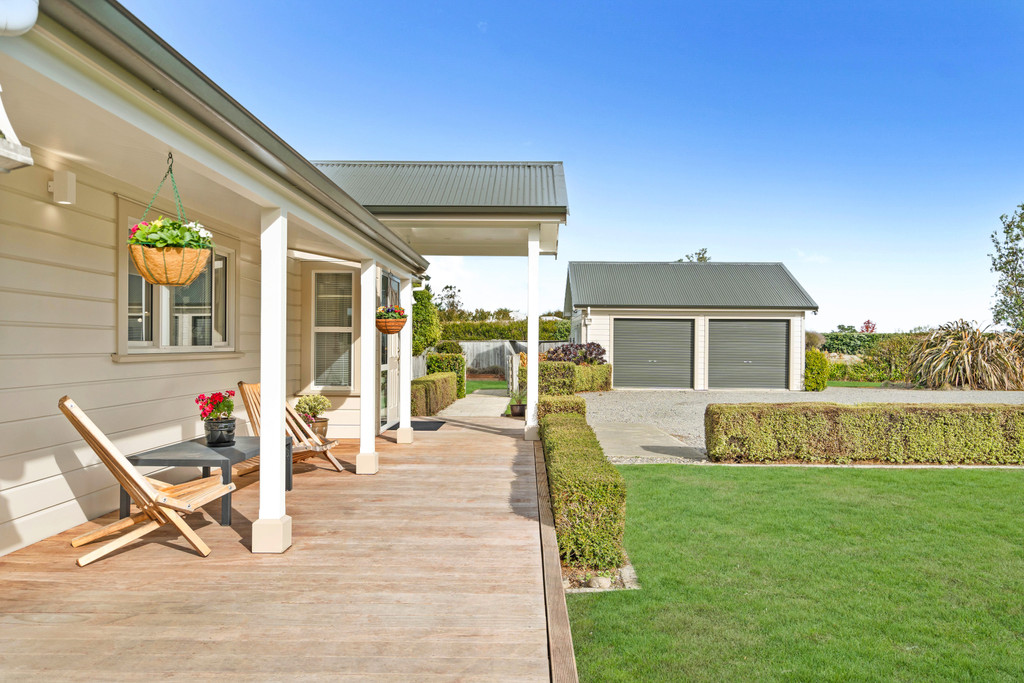 Lifestyle Living with Tararua Views