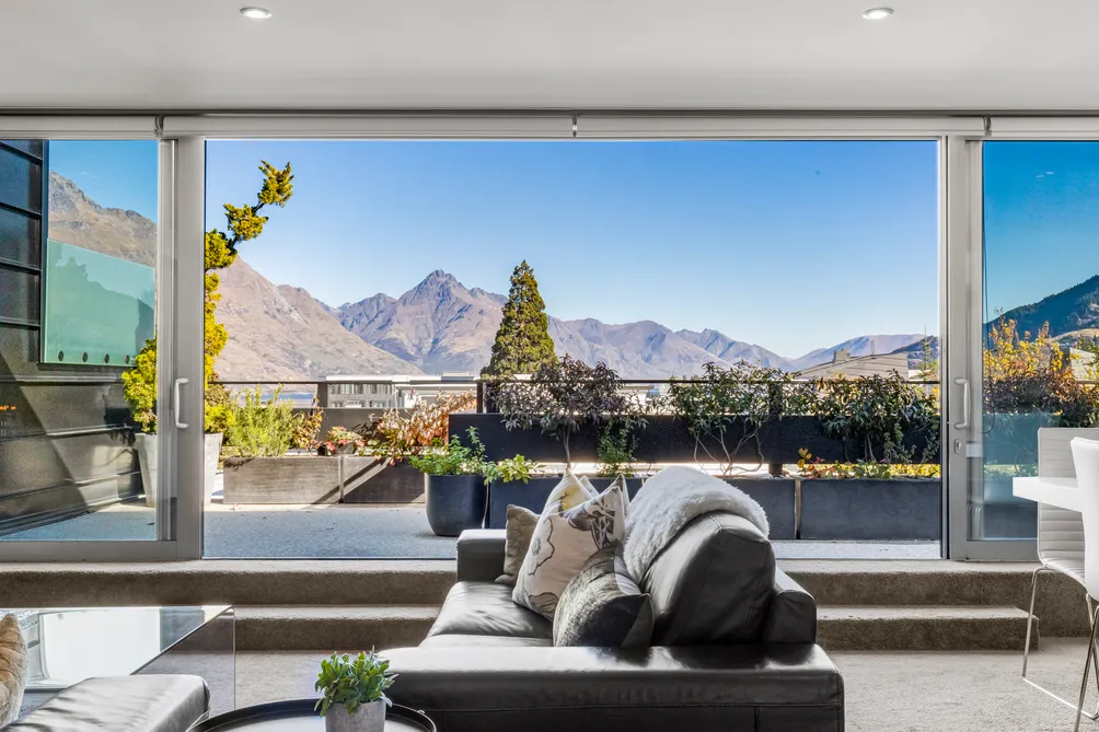 Central Queenstown Penthouse