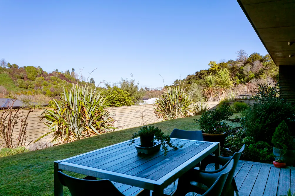 Tranquil Cul-de-Sac Living with Scenic Views