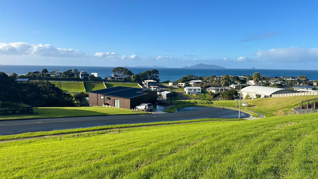 Langs Beach: Your Ocean & Island View Sanctuary