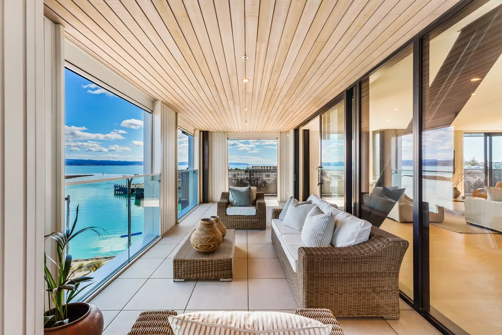 Luxury Home in the Sky - Supreme Waterfront Views 