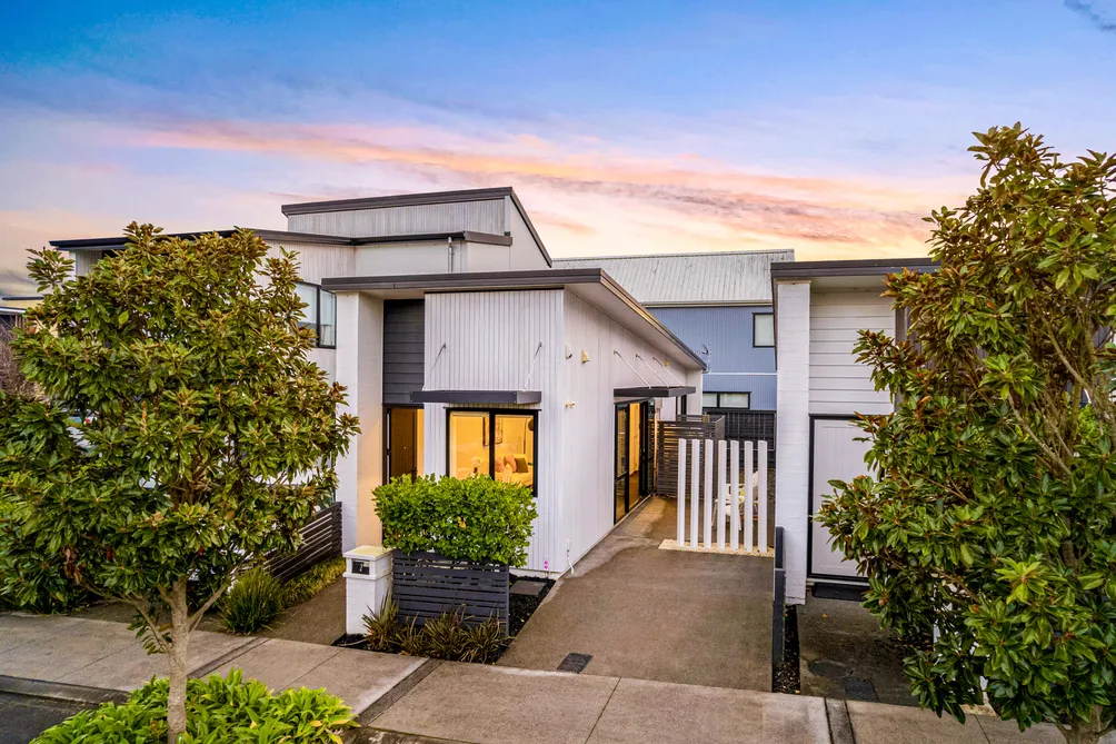 Strike Gold - Single-Level & Freehold!  